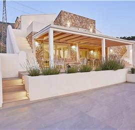 4 bedroom villa with pool, Castellammare del Golfo, sleeps 8-10